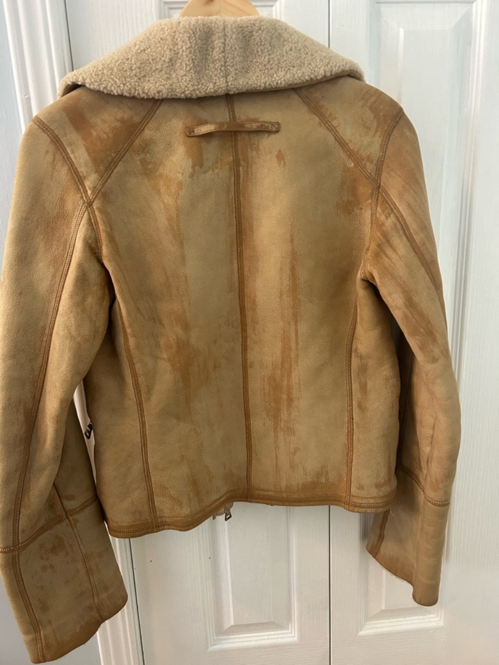 Authentic Prada Tan Shearling-Lined Jacket with Red Logo Tab - Picture 16 of 16